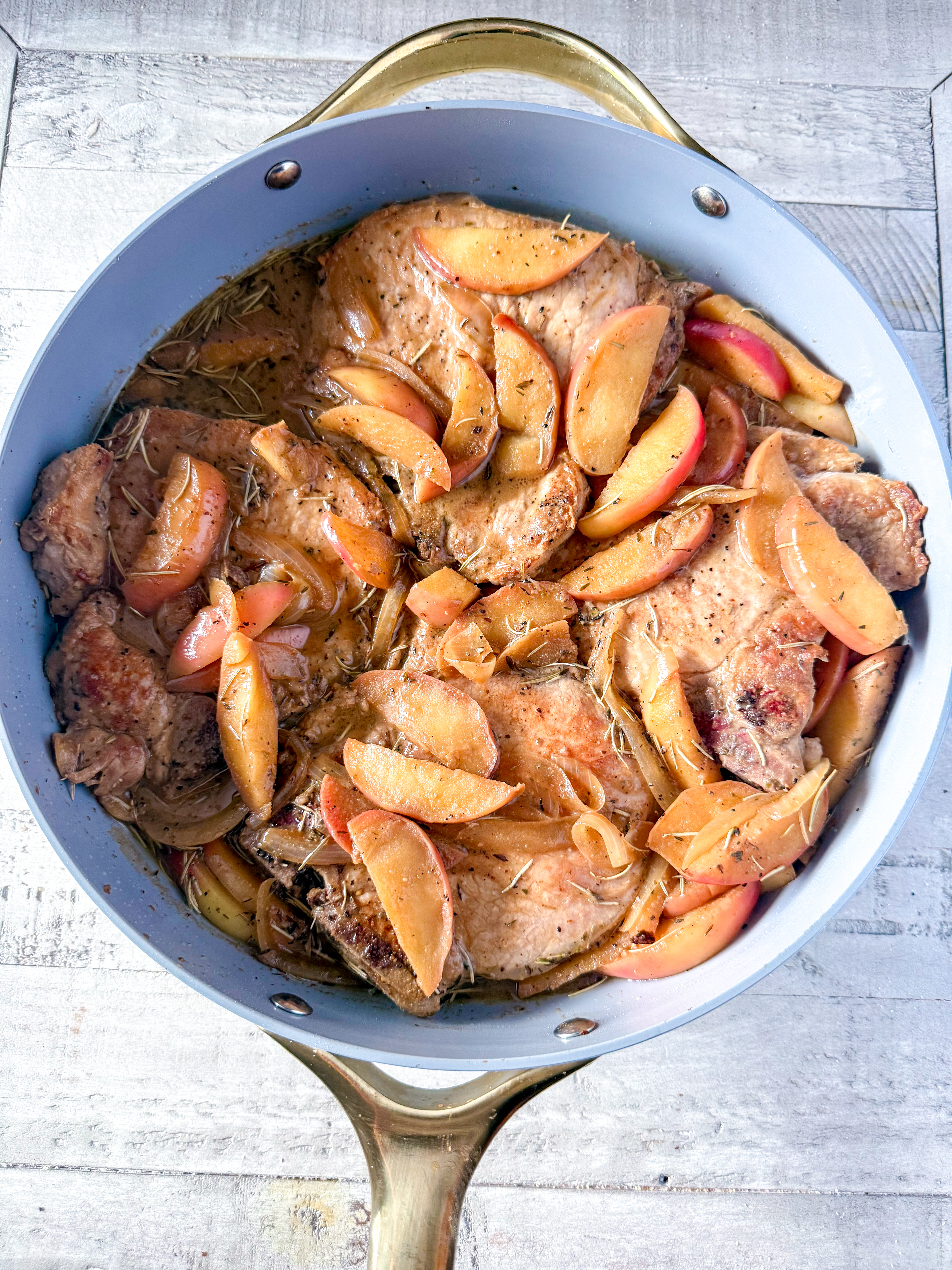 Pork Chops with Apples and Onions